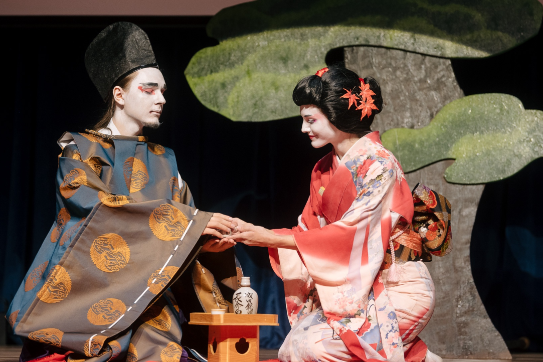 Иллюстрация к новости: Японский театр, танцы и каллиграфия: как прошел День востоковеда — 2022