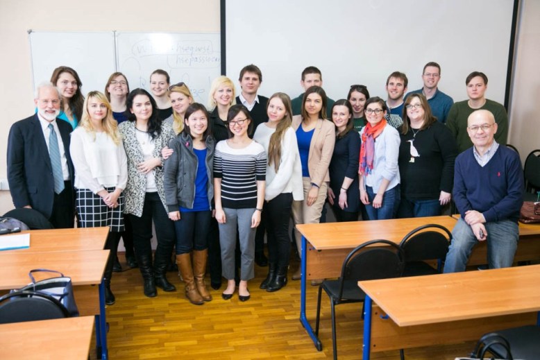 Иллюстрация к новости: Российские и американские студенты совместно ищут решения юридических проблем