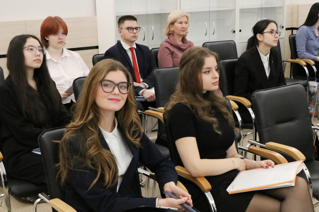 Иллюстрация к новости: В Санкт-Петербурге состоялся заключительный этап конференции «Молодые исследователи»